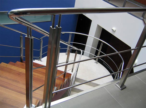 INOXPUERTA - Barandillas y Cerramientos